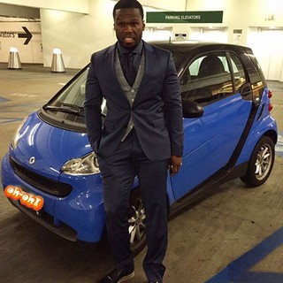 50 Cent posa com carro (Foto: Instagram/ Reprodução)
