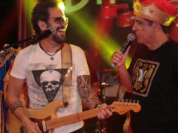 Tuca Fernandes e Durval Lellys em show em Salvador, na Bahia (Foto: Fred Pontes/ Divulgação)