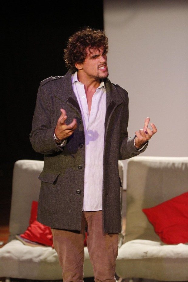 Felipe Roque em peça de teatro (Foto: MARCOSFERREIRA /BRAZIL NEWS)
