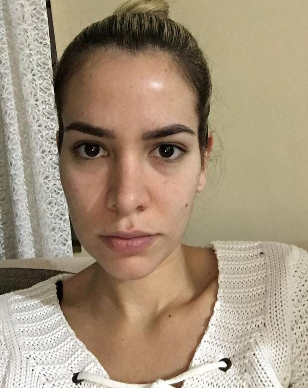 Adriana SantAnna sem maquiagem (Foto: Reprodução/Instagram)
