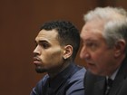Chris Brown é liberado da cadeia após três meses e meio preso, diz site
