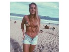 Carolina Portaluppi posta foto de biquíni no Instagram
