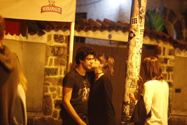  Agatha Moreira e vista com novo Affair aos Beijos  (Foto: Francisco Silva - Agnews)