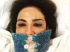 Luciana Gimenez posa com bolsa de gel no rosto e fã diz: Botox