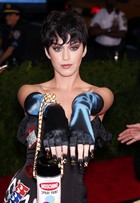 Katy Perry diz que pretende usar fralda no baile de gala do MET