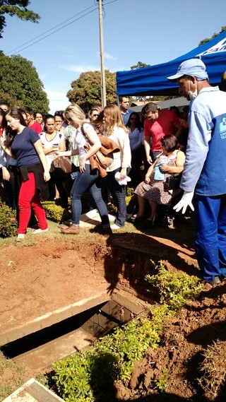 Corpo de Allana Moraes é sepultado no túmulo da família em Goiânia -  @aredacao