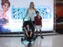 Fernanda Gentil leva os filhos para pré-estreia de filme, no Rio