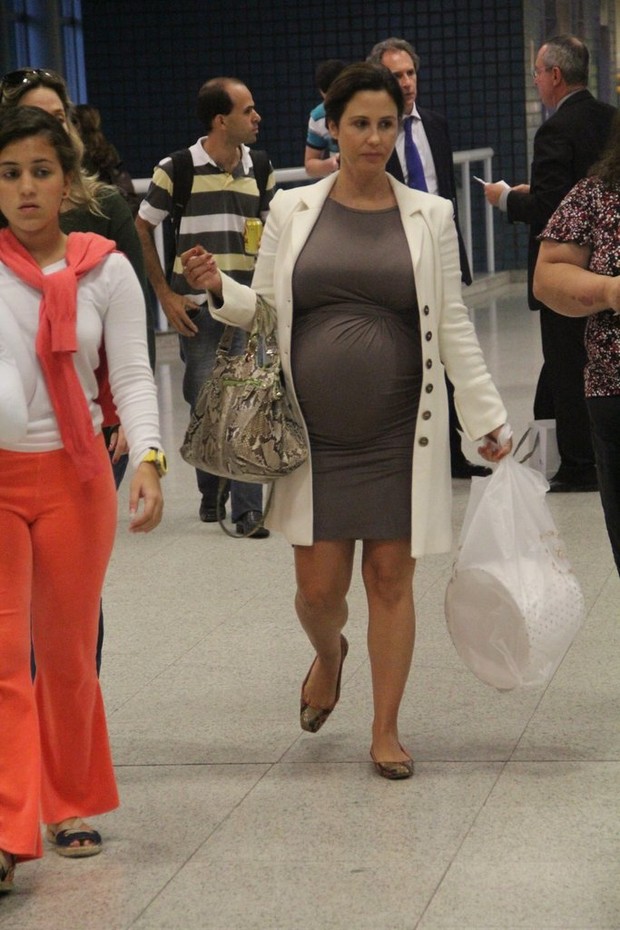 Guilhermina Guinle no aeroporto (Foto: Rodrigo dos Anjos / AgNews)