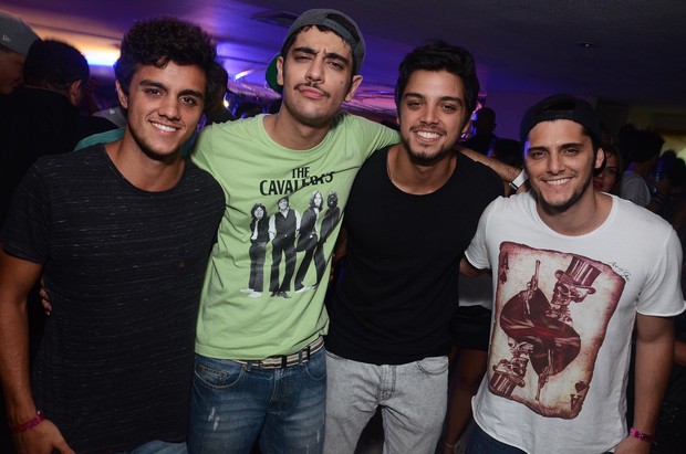 Felipe Simas, Miguel Romulo, Rodrigo Simas e Bruno Gissoni (Foto: Ari Kaye/ Divulgação)