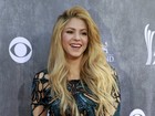 Shakira usa vestido sexy em prêmio com famosos como Taylor Swift e Jewel