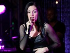 Jessie J se apresenta em festa pré-VMA