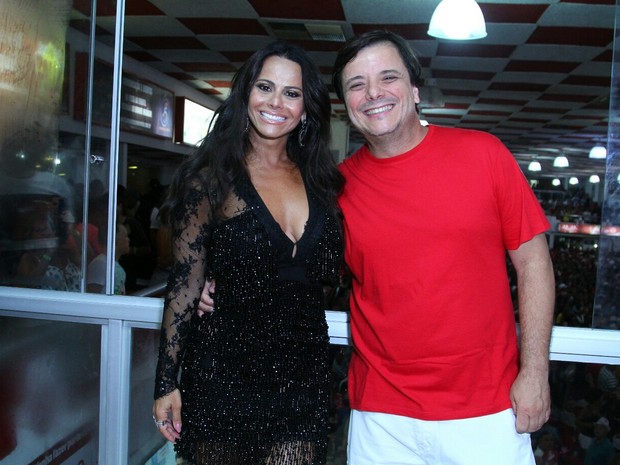 Viviane Araújo e Thelmo Fernandes na quadra do Salgueiro, na Zona Norte do Rio (Foto: Anderson Borde/ Ag. News)