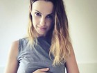 Carolina Kasting mostra barriga de grávida e recebe elogio: 'Linda'