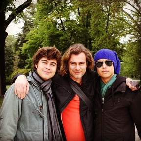 João Vitti entre os filhos, Rafael e Francisco (Foto: Instagram)
