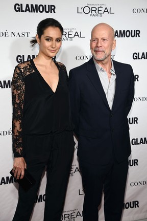 Bruce Willis e a mulher, Emma Heming, em premiação em Nova York, nos Estados Unidos (Foto: Dimitrios Kambouris/ Getty Images/ AFP)