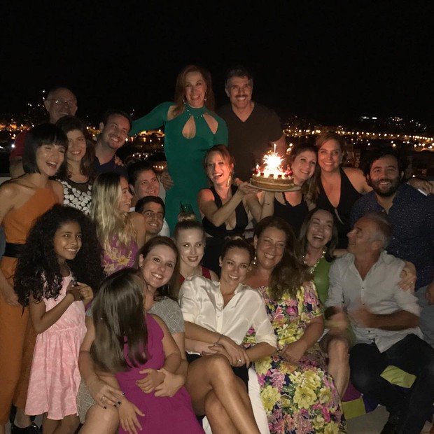 Claudia Raia comemora aniversário em festa com amigos famosos (Foto: Instagram / Reprodução)