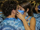 Sophie Charlotte e Daniel Oliveira vão a Sapucaí e trocam beijos