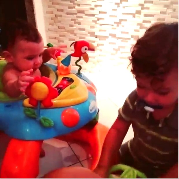 Priscila Pires posta vídeo dos filhos (Foto: Instagram / Reprodução)