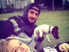 Fiorella Mattheis curte fim de tarde com Alexandre Pato: 'No parque'