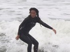 Dani Suzuki mostra que manda bem no surfe em praia do Rio