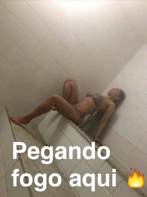 Mulher Melão na sauna (Foto: Reprodução/Snapchat)
