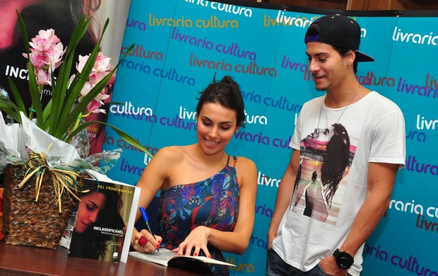 Mel Fronckowiak e Arthur Aguiar (Foto: Roberto Teixeira / EGO)