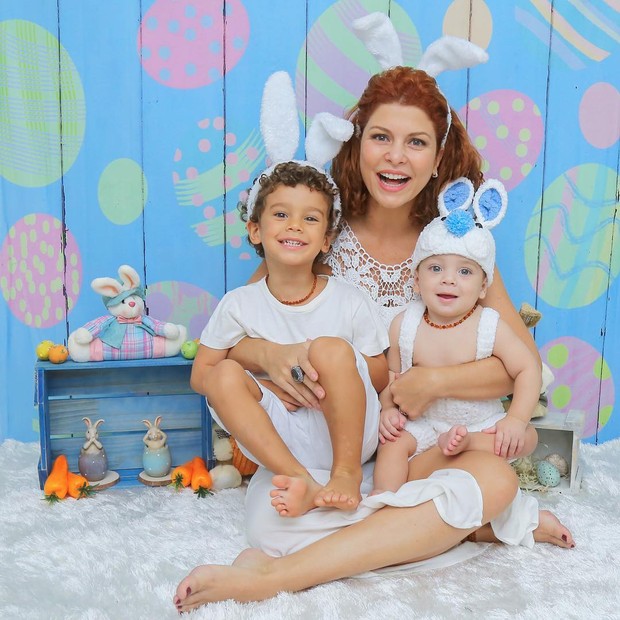 Bárbara Borges e filhos (Foto: Instagram / Reprodução - Natália Ledine Fotografia)