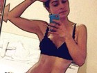 Franciely Freduzeski posta foto só de lingerie: 'Acho que irei dormir'