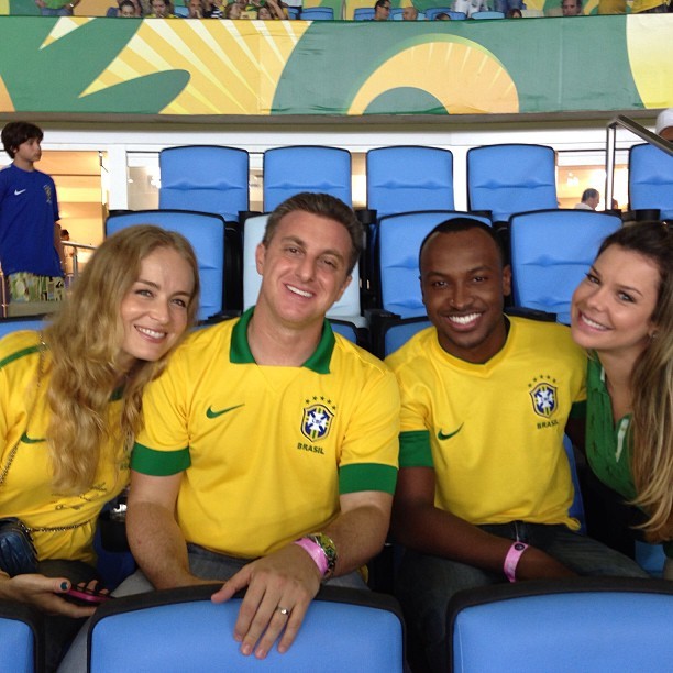 Angélica, Luciano Huck, Fernanda Souza e Thiaguinho (Foto: Reprodução/Instagram)