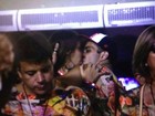 Ex-BBB Junior beija muito no carnaval no Rio: 'Conheci agora'