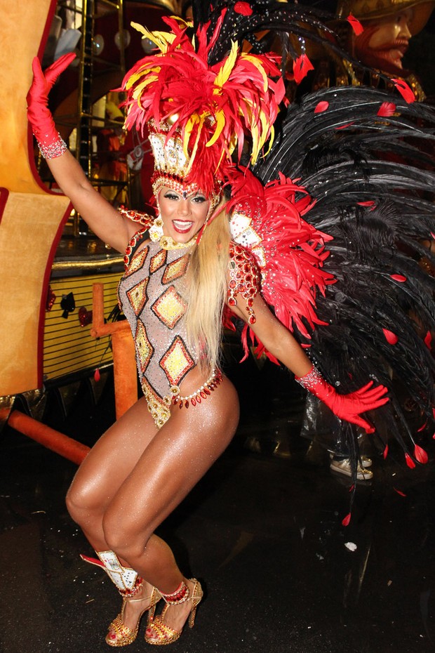 Fabiana Teixeira no carnaval de São Paulo (Foto: Iwi Onodera/EGO)