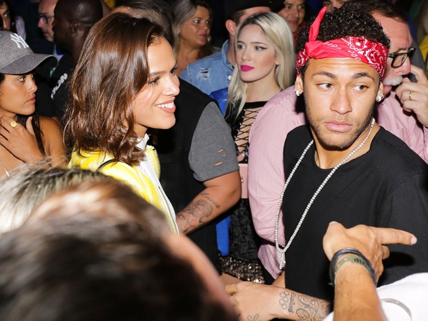 Bruna Marquezine e Neymar em show em São Paulo (Foto: Claudio Augusto/ Brazil News)