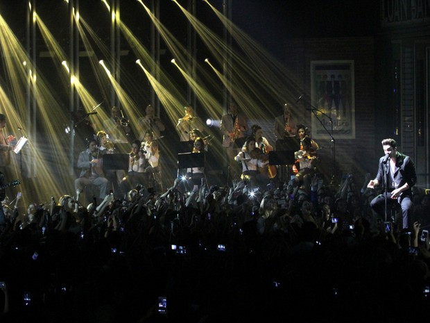 Luan Santana em gravação de DVD acústico em São Paulo (Foto: Paduardo/ Ag. News)