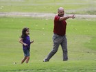 Careca, Humberto Martins joga golfe com a família em clube no Rio