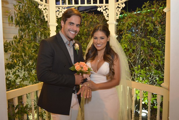 Em foto inédita, Allana Moraes pede Cristiano Araújo em casamento