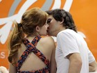 Fiuk e Sophia Abrahão trocam beijos em aeroporto de São Paulo