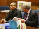 Mãe culpa amigos por transformarem Chris Brown em 'bandido', diz site