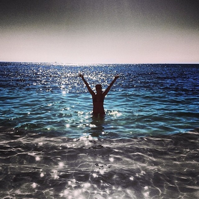 Jessica Alba curte praia (Foto: Reprodução/ Instagram)