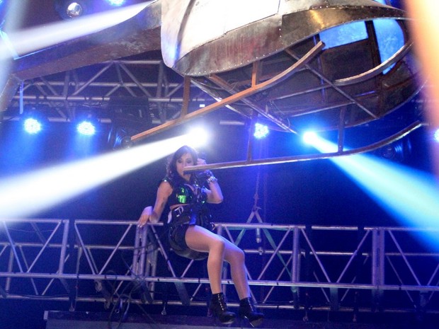 Anitta em show em São Gonçalo, no Rio (Foto: Rodrigo dos Anjos/ Ag. News)