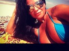 Solange Gomes sensualiza em foto na praia