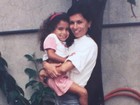 Anitta mostra foto de infância no colo da mãe e a parabeniza