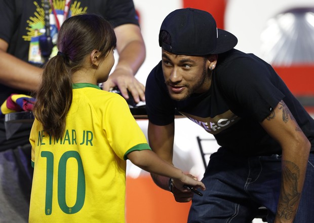Neymar no Japão (Foto: Agência Reuters)