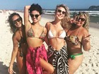 Isis Valverde posa de biquíni com as amigas na praia: 'O dia com elas'