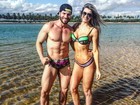 Tatiele Polyana e Roni Mazon curtem praia na Bahia