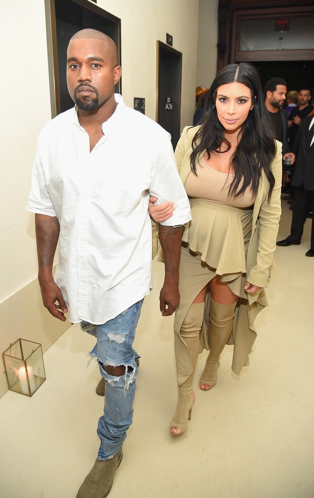 Kanye West e Kim Kardashian em festa em Nova York, nos Estados Unidos (Foto: Michael Loccisano/ Getty Images/ AFP)