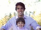 Kaká parabeniza o filho e chama atenção pela semelhança