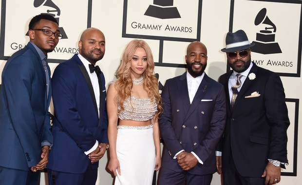 Membros do grupo Vocally Challenged no Grammy 2016 (Foto: Getty Images)