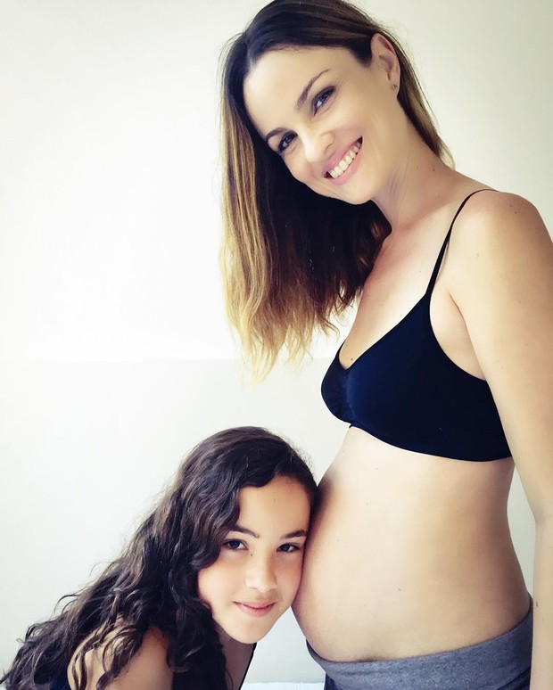 Carolina Kasting com a filha (Foto: Reprodução/Instagram)