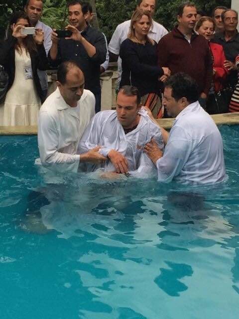 Ex-Bbb Fernando Mesquita é batizado no Rio (Foto: Divulgação)