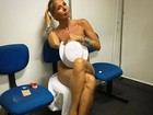 Adriane Galisteu posa pelada antes de desfile da Portela: 'Me preparando'